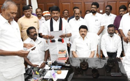 Vikravandi இடைத்தேர்தலில் வெற்றி பெற்ற Anniyur Siva MLA-வாக பதவியேற்றார்
