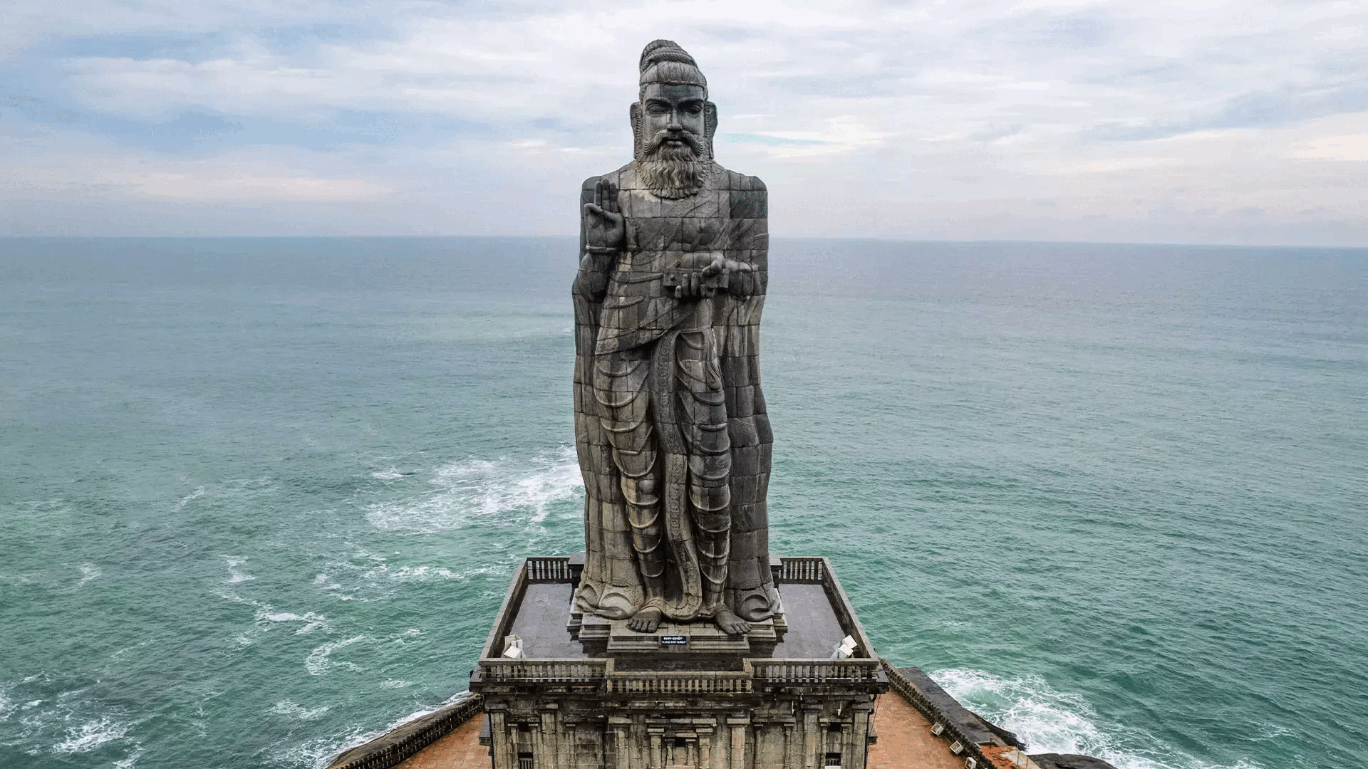 நல்ல மனம் வாழ்க, தர்மத்தின் வழியில் வாழ்வு நடத்து – திருவள்ளுவர்