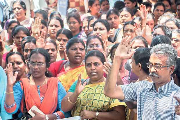 'புழுக்கள் கூட நான்கு அடி நகரும்; தி.மு.க., ஆட்சியில் அமைக்கப்படும் குழுக்கள் நகராது' – ஆசிரியர்கள் ஆதங்கம்