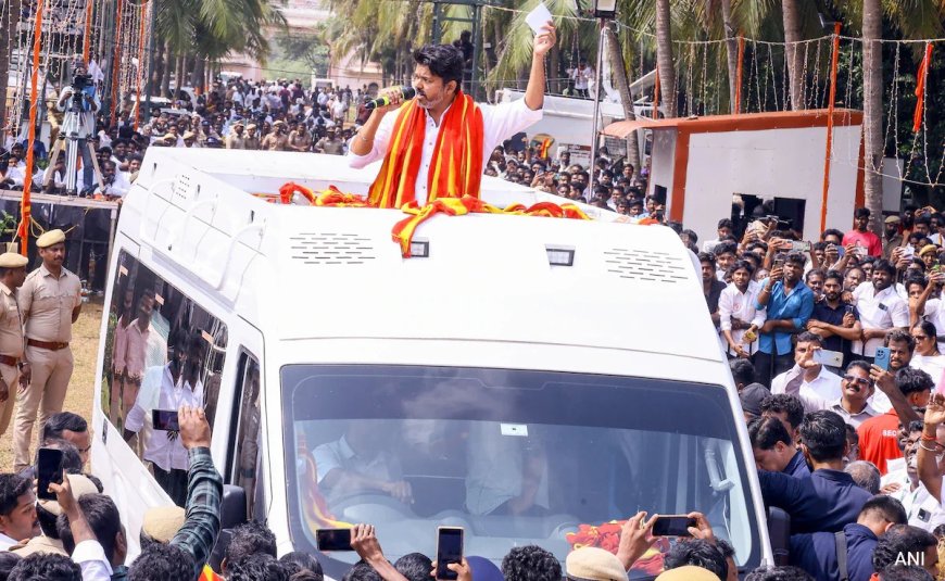 திருச்சி தான் முக்கிய திருப்புமுனை…. ஆரவாரத்திற்கு மத்தியில் விஜய் பிரச்சாரம்