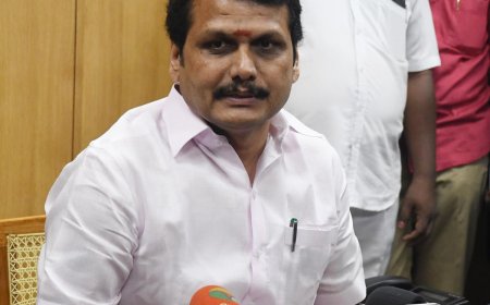 கரூரில் மட்டுமே 4 இடங்களில் சோதனை - பணப்பட்டுவாடா கொடுத்ததாக தகவல்