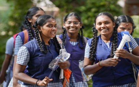 +2 தேர்வு முடிவுகள்; மாநிலத்திலேயே 98.87 சதவீத தேர்ச்சியுடன் ஈரோடு முதலிடம்!